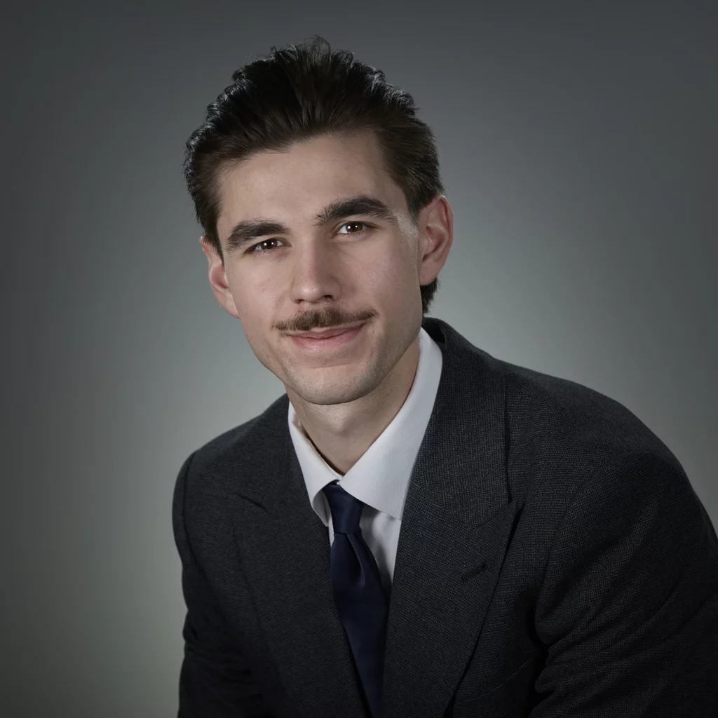 Alex Krilis Final Headshot